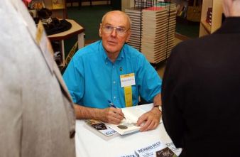 Richard Peck ARW 2006 a.jpg